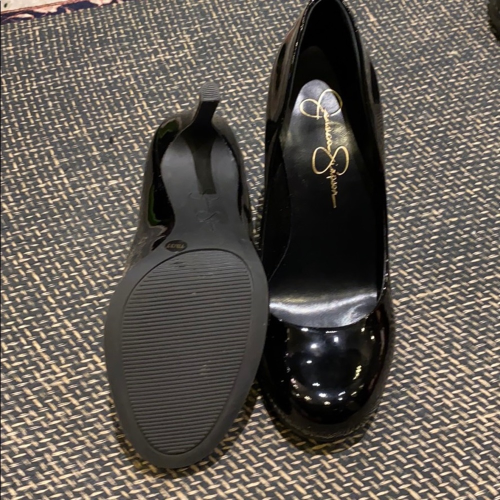 Rounded toe heels - Picture 3 of 3